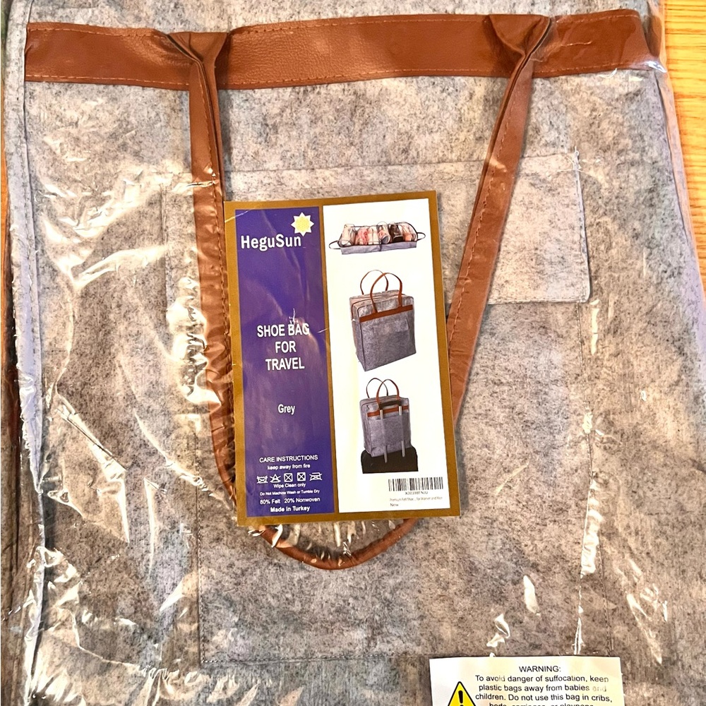 NEW HeguSun Shoe Travel Tote Bag. Gray Felt, Faux leather straps.